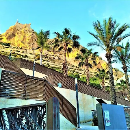 Hills Luxury Beach * لقنت