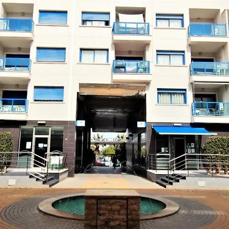 Hills Luxury Beach شقة لقنت