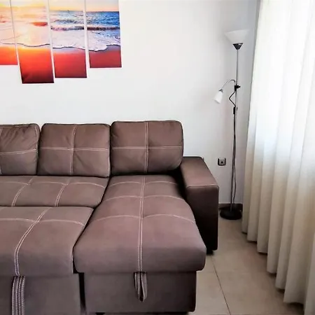 Hills Luxury Beach شقة لقنت